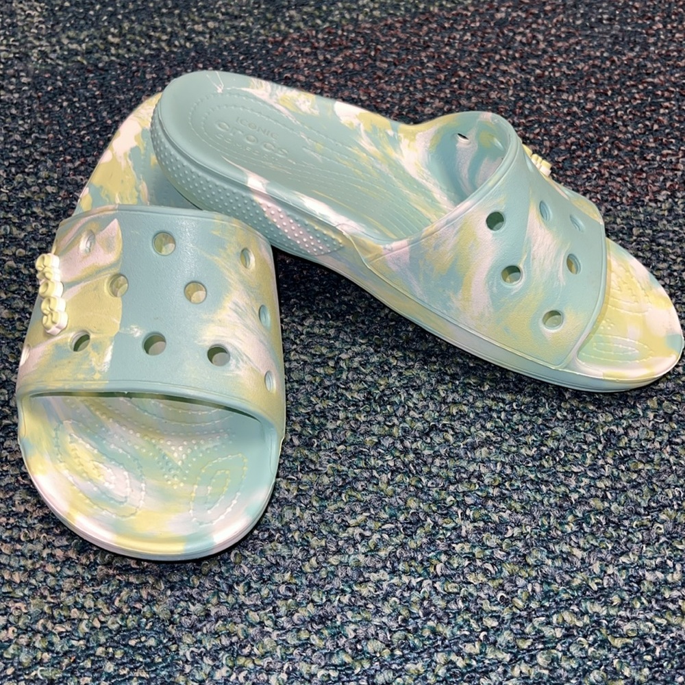 Crocs Tiedye Slides With Jibbitz M8 W10 Like New - image 2